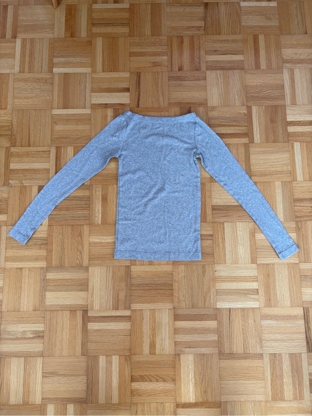 GAP Light Gray Long-Sleeve Crewneck Top - XXS